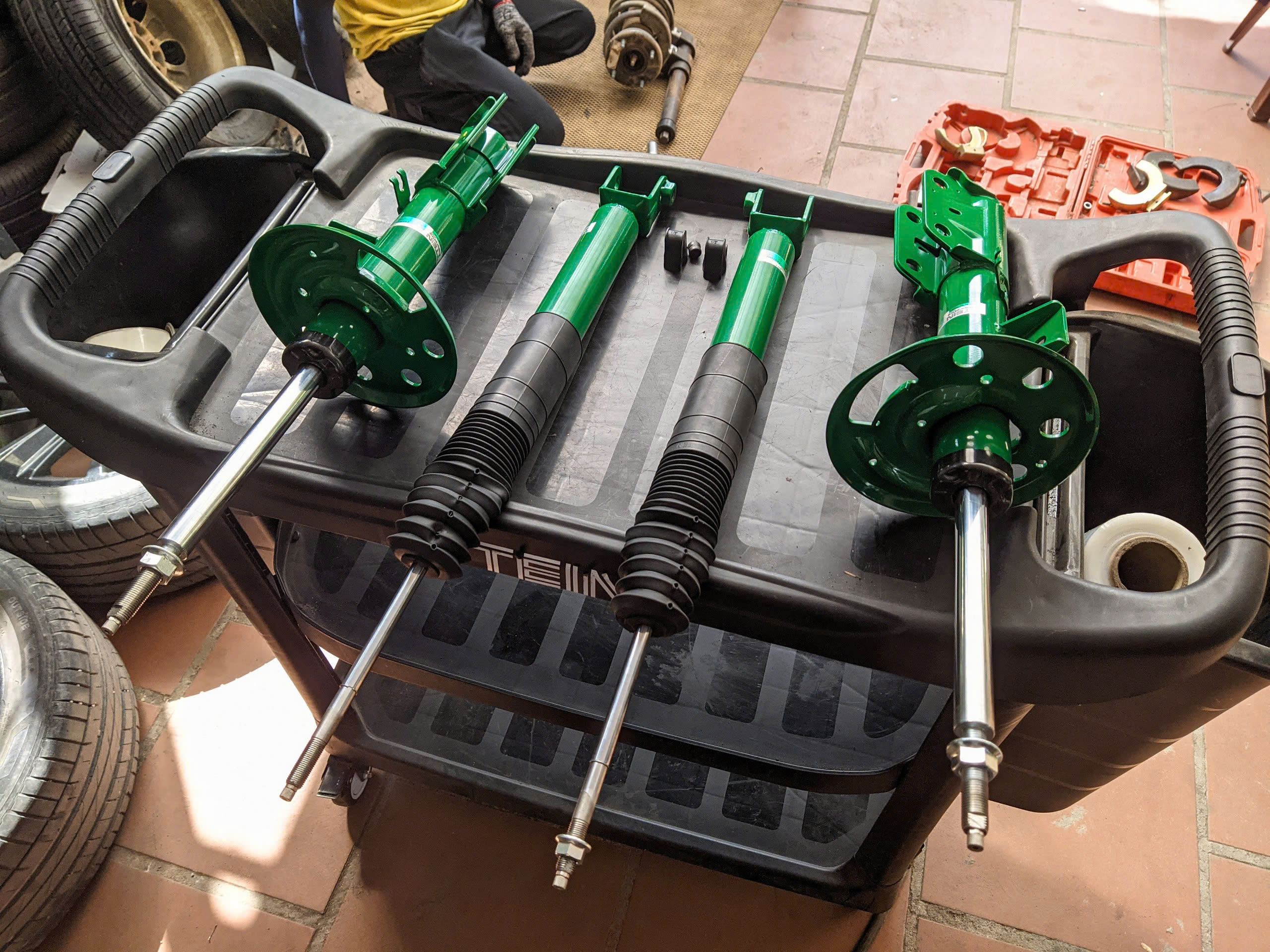 GIẢM XÓC CHO XE FORD EXPLORER (2011-2020+) TEIN ENDURAPRO PLUS