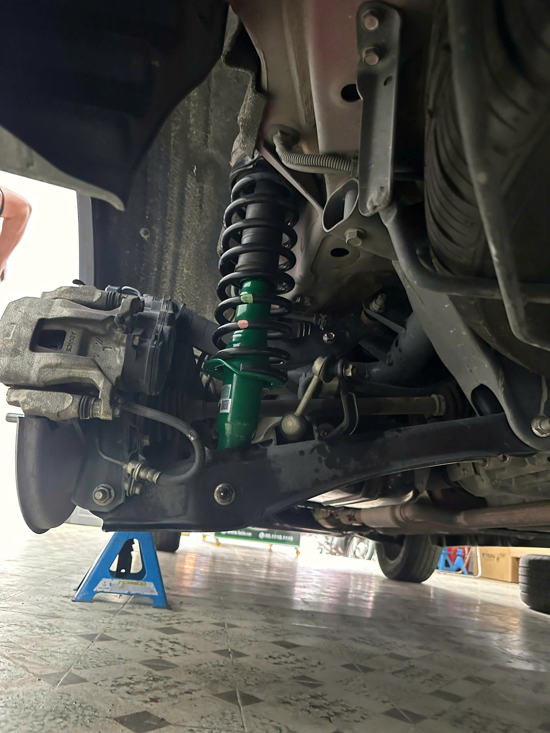 GIẢM XÓC CHO XE MITSUBISHI OUTLANDER (2015+)TEIN ENDURAPRO PLUS
