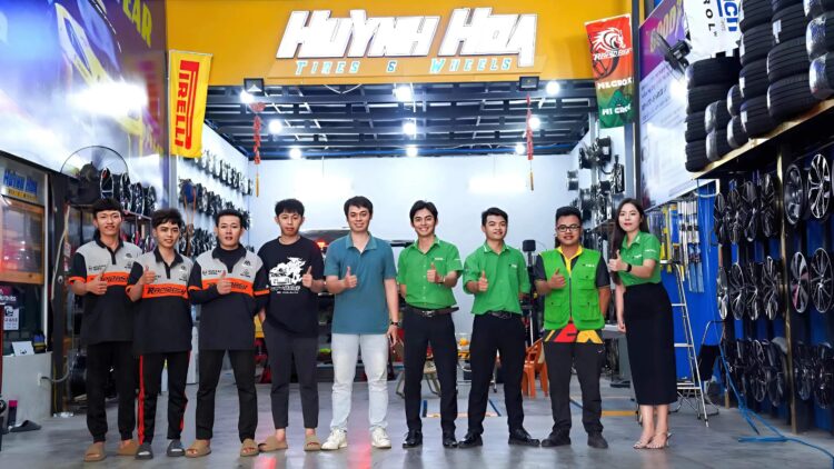 Đội ngũ TEIN và Mâm Lốp Huỳnh Hoa