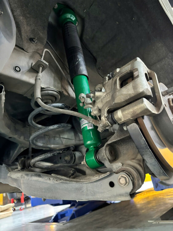 phuộc ô tô được thiết kế tốt sẽ giúp thân xe dừng dao động nhanh