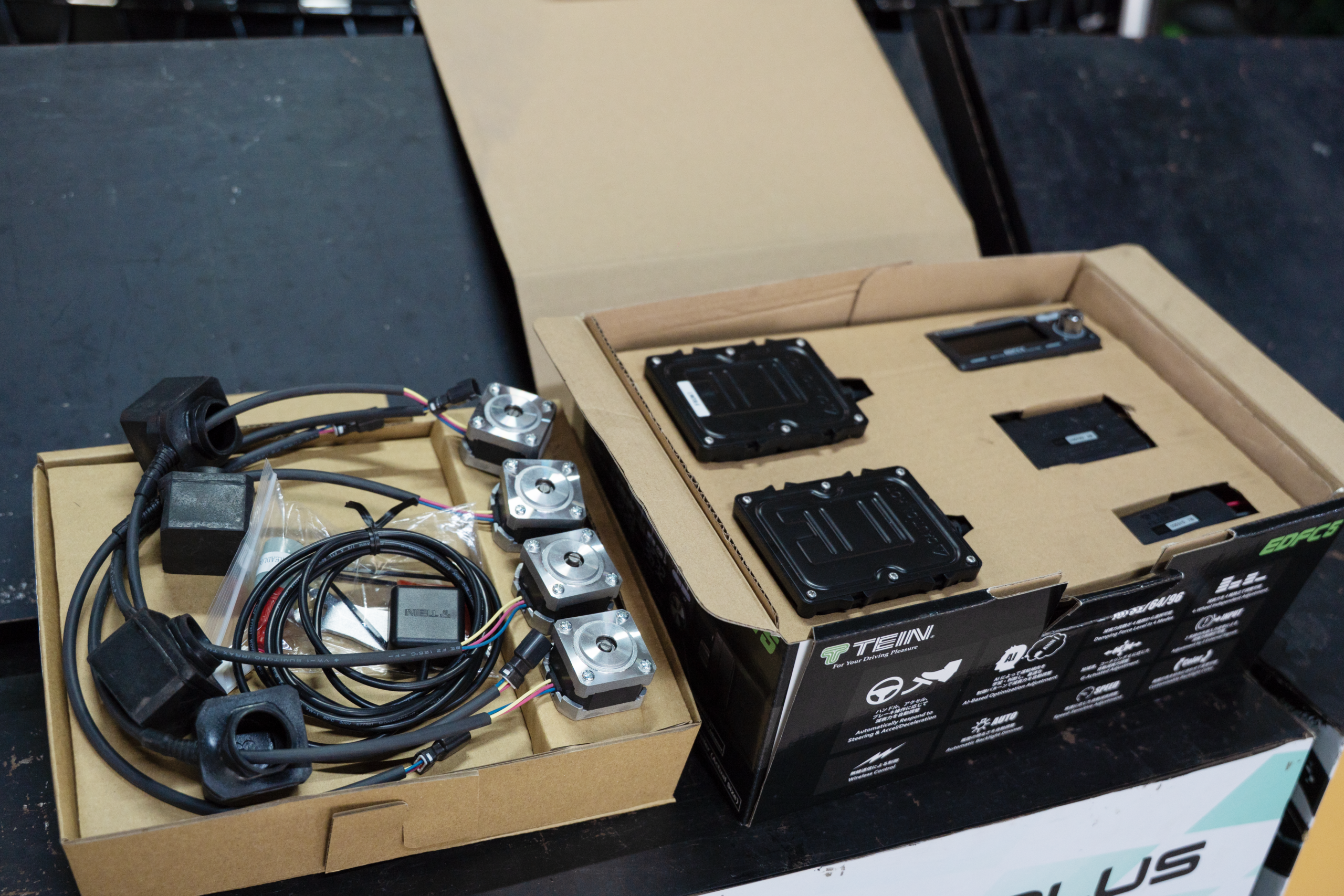 TEIN EDFC 5 – Bộ điều khiển lực giảm chấn điện tử thông minh tích hợp AI & GPS